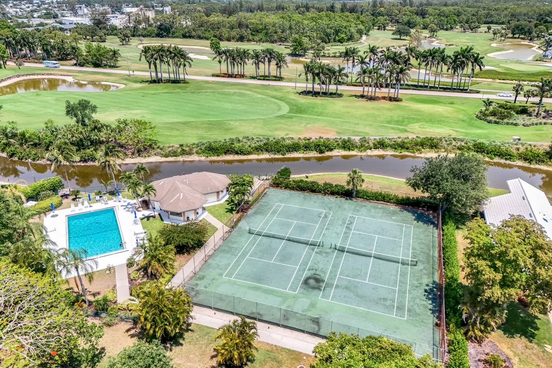 1588 Weybridge Cir, Naples, FL 34110