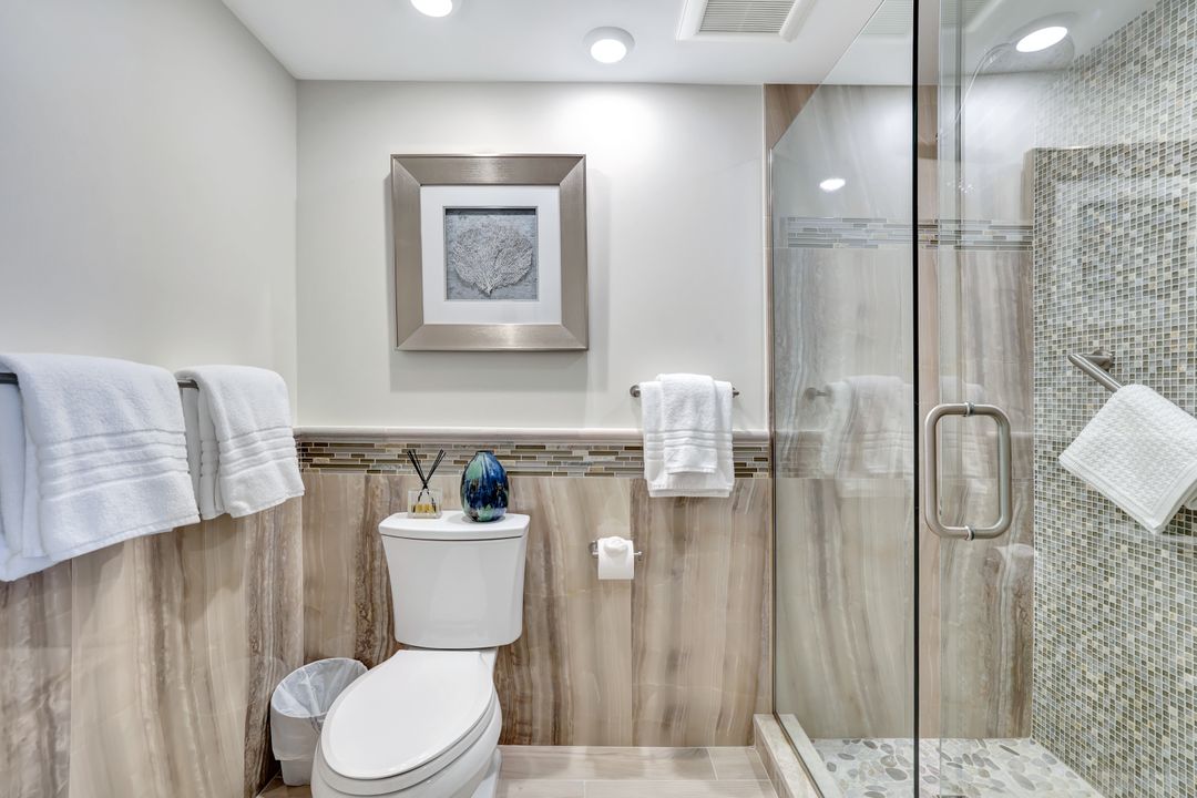 4041 Gulf Shore Blvd N #703, Naples, FL 34103