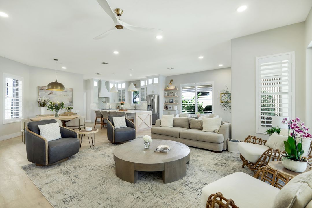 8586 Gleneagle Way, Naples, FL 34120
