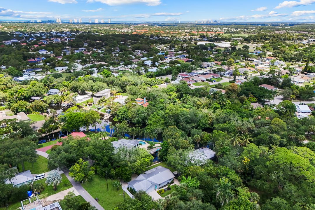 27292 East Dr, Bonita Springs, FL 34135