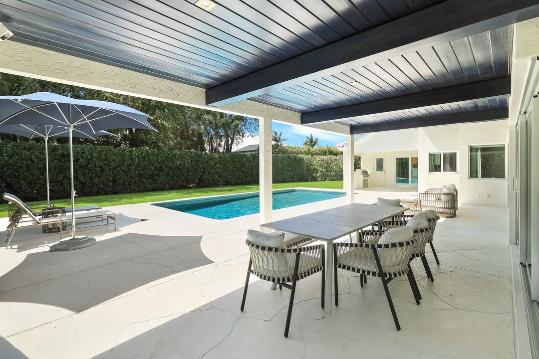 812 Tallow Tree Ct, Naples, FL 34108