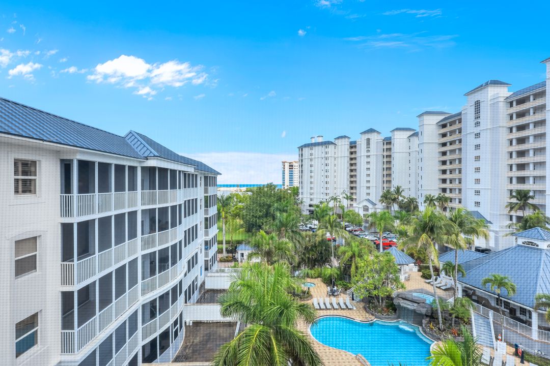 460 Launch Cir #PH06, Naples, FL 34108
