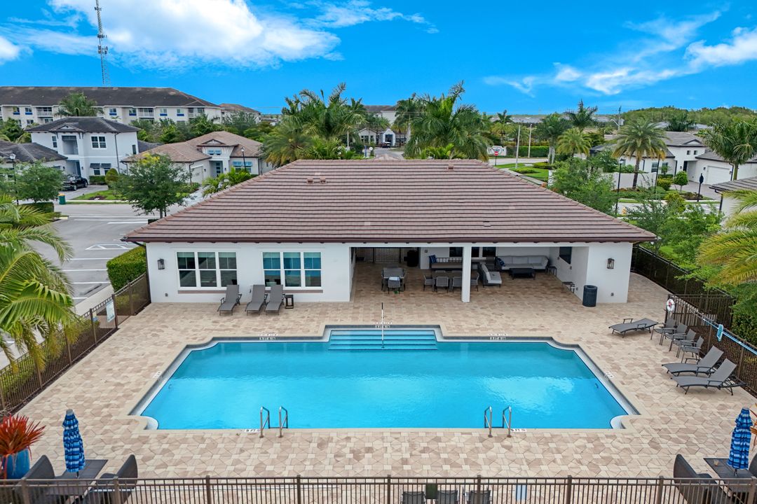 3697 Sapphire Cv Cir, Naples, FL 34114