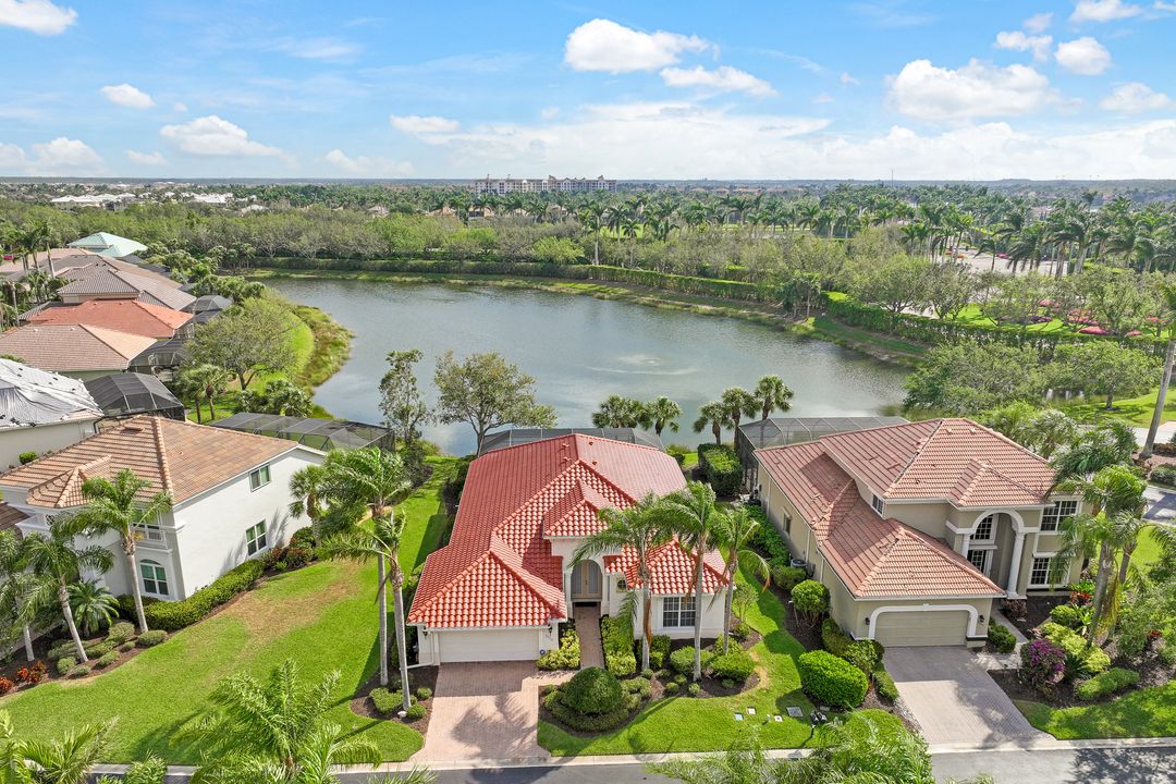 9956 St Moritz Dr, Miromar Lakes, FL 33913