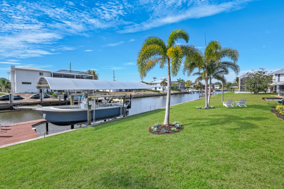 4741 Pembrooke Ln, Bonita Springs, FL 34134