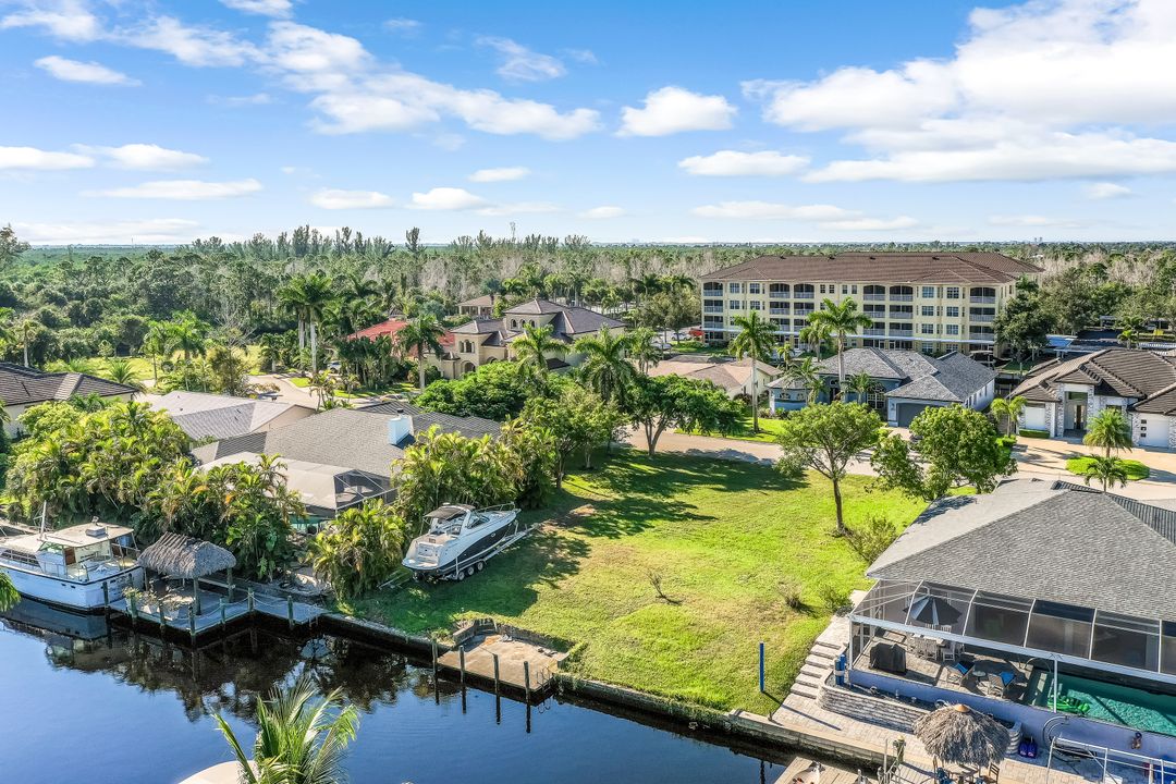 2055 Ottersrest Ln, Cape Coral, FL 33990