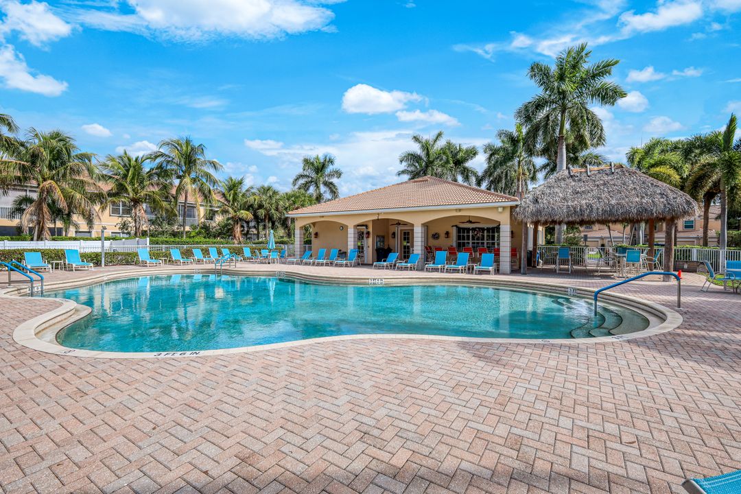 6100 Jonathans Bay Cir #302, Fort Myers, FL 33908