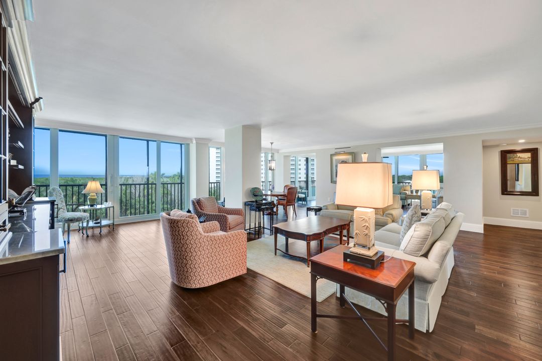 5601 Turtle Bay Dr #404, Naples, FL 34108