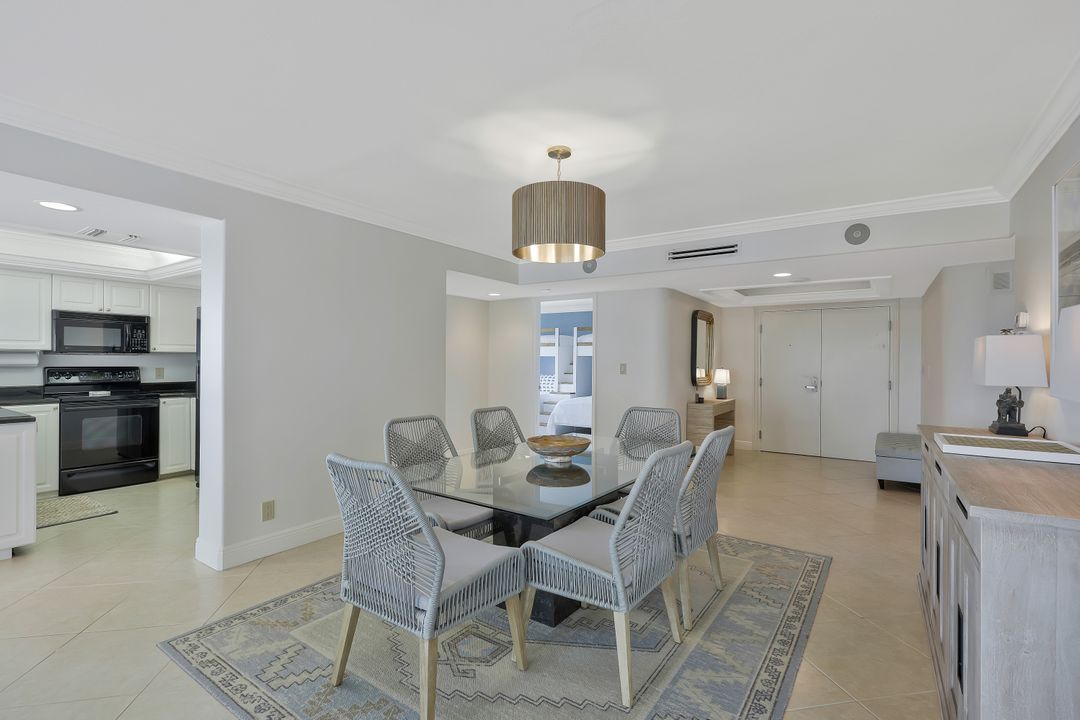 4451 Gulf Shore Blvd N #1205, Naples, FL 34103