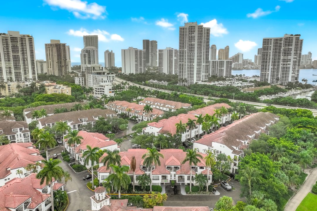 19680 E Country Club Dr, Miami, FL 33180