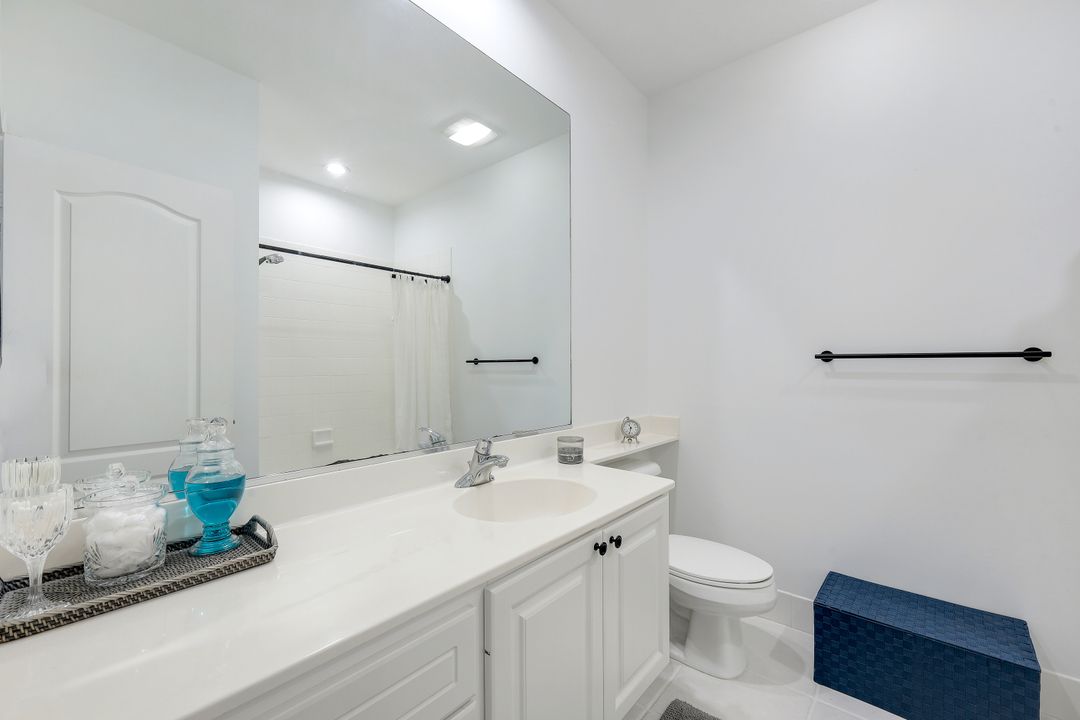 6214 Towncenter Cir, Naples, FL 34119