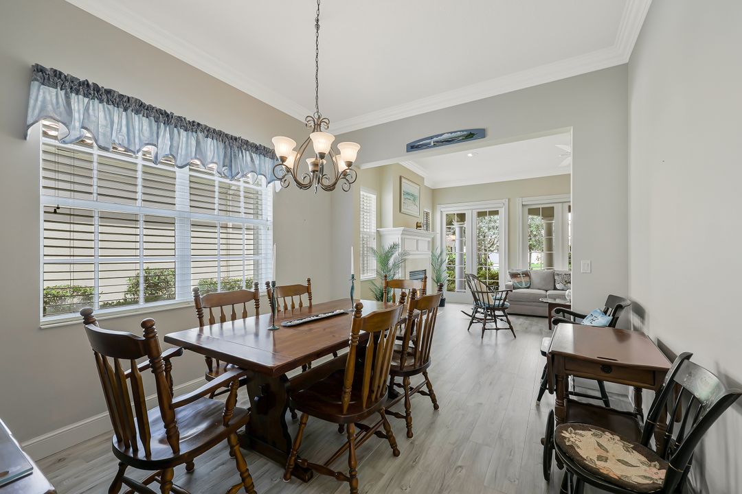3964 Upolo Ln, Naples, FL 34119