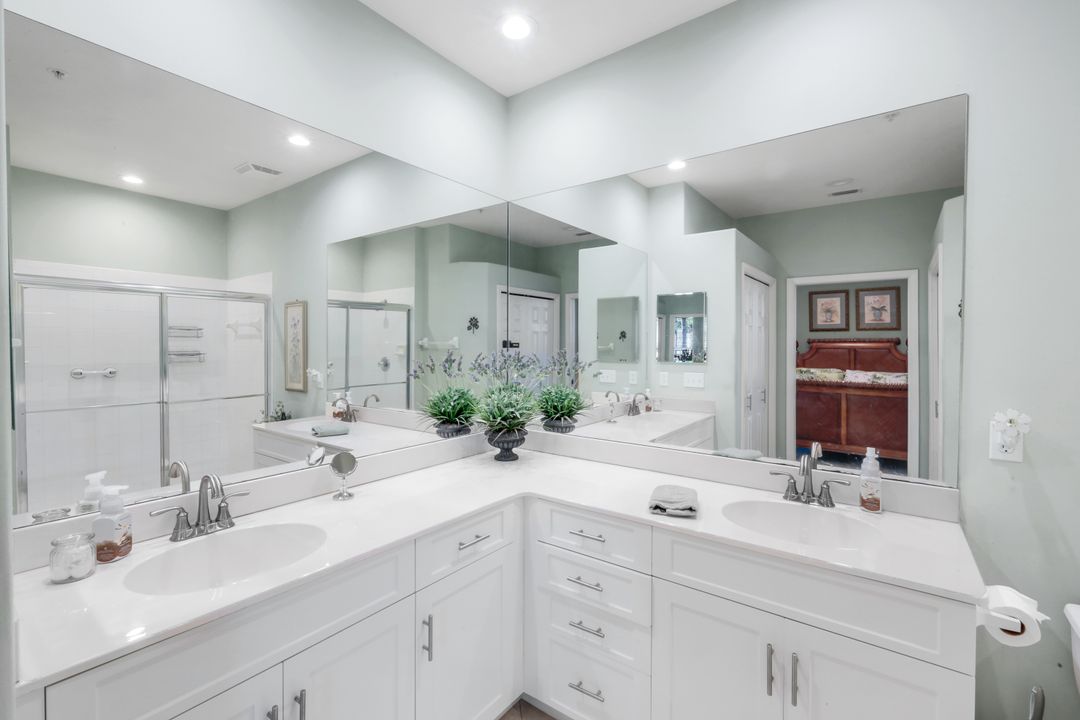 8239 Parkstone Pl #107, Naples, FL 34120