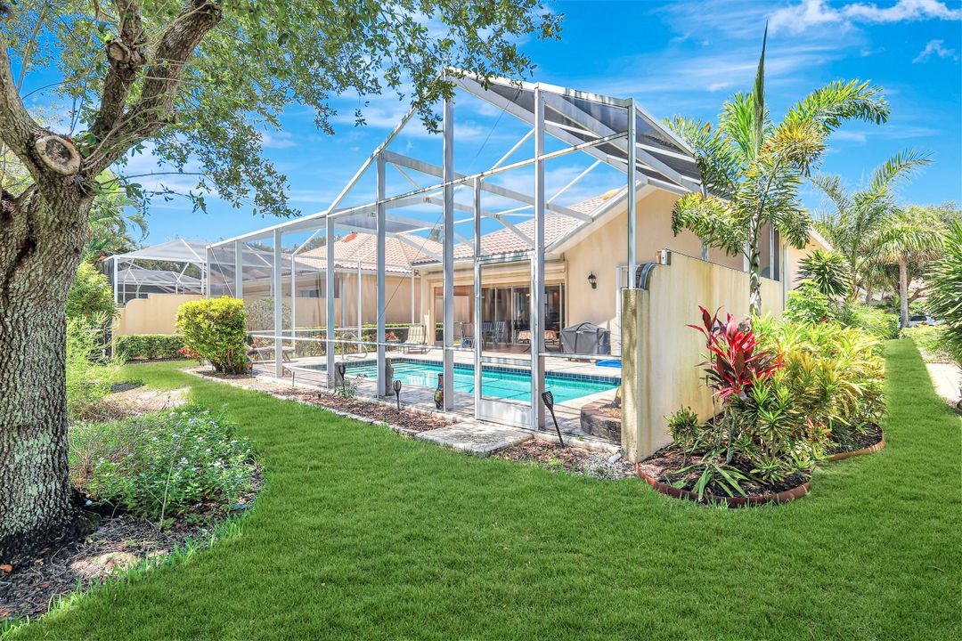 3008 Ellice Way, Naples, FL 34119