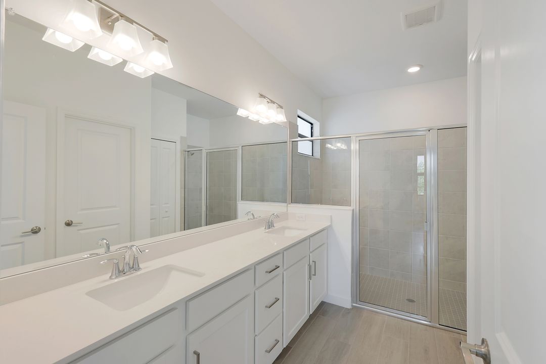 13838 Hunter Oak Dr, Fort Myers, FL 33913