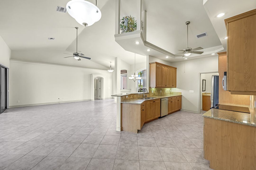 907 NW 18th St, Cape Coral, FL 33993