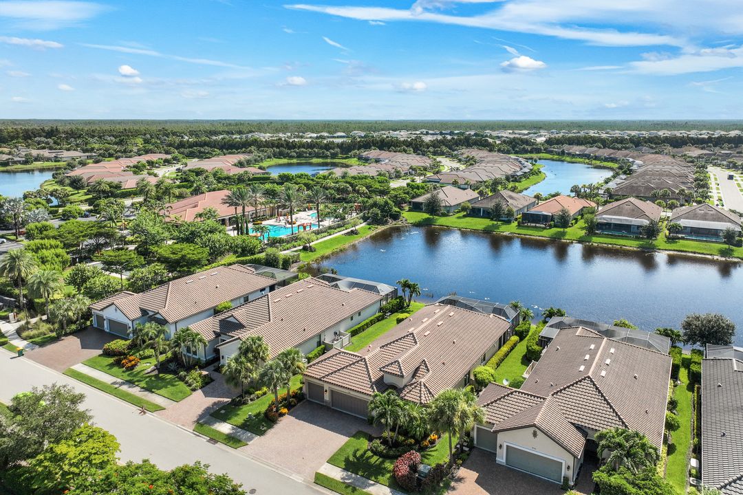 8362 Viale Cir, Naples, FL 34114