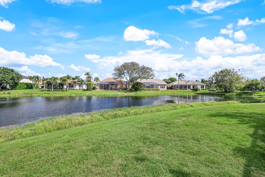2520 Grove Isle Ct, Naples, FL 34109