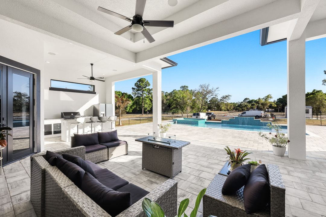 1104 E 6th St, Lehigh Acres, FL 33972