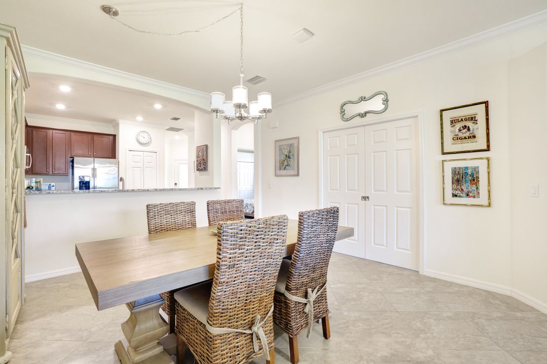 2072 Wellington St, Naples, FL 34120