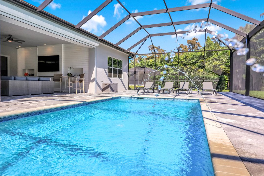 12083 Azalea Wy, Naples, FL 34120