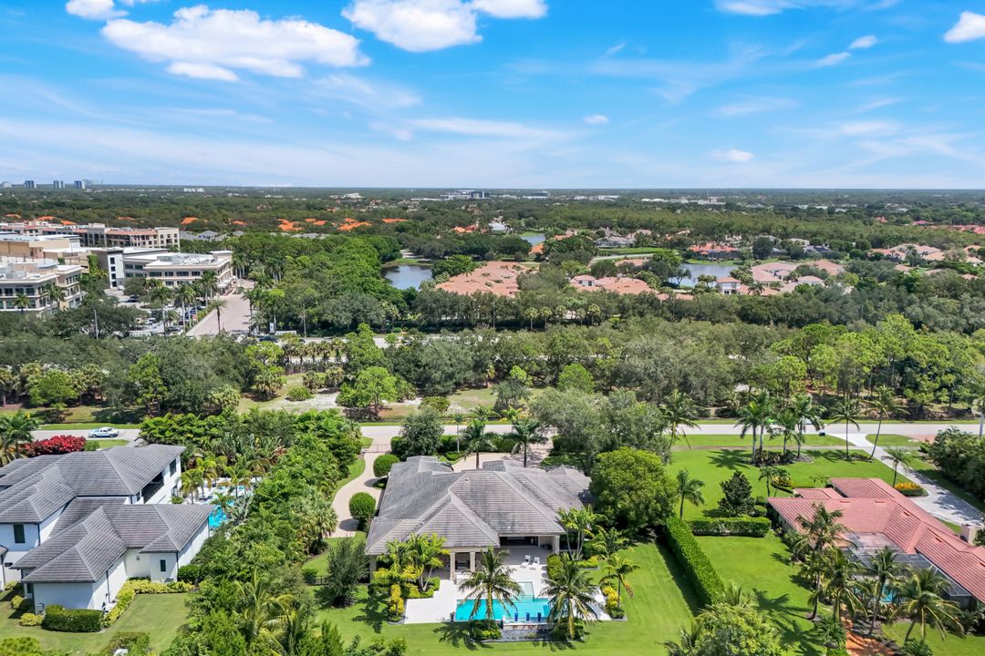 112 Hickory Rd, Naples, FL 34108