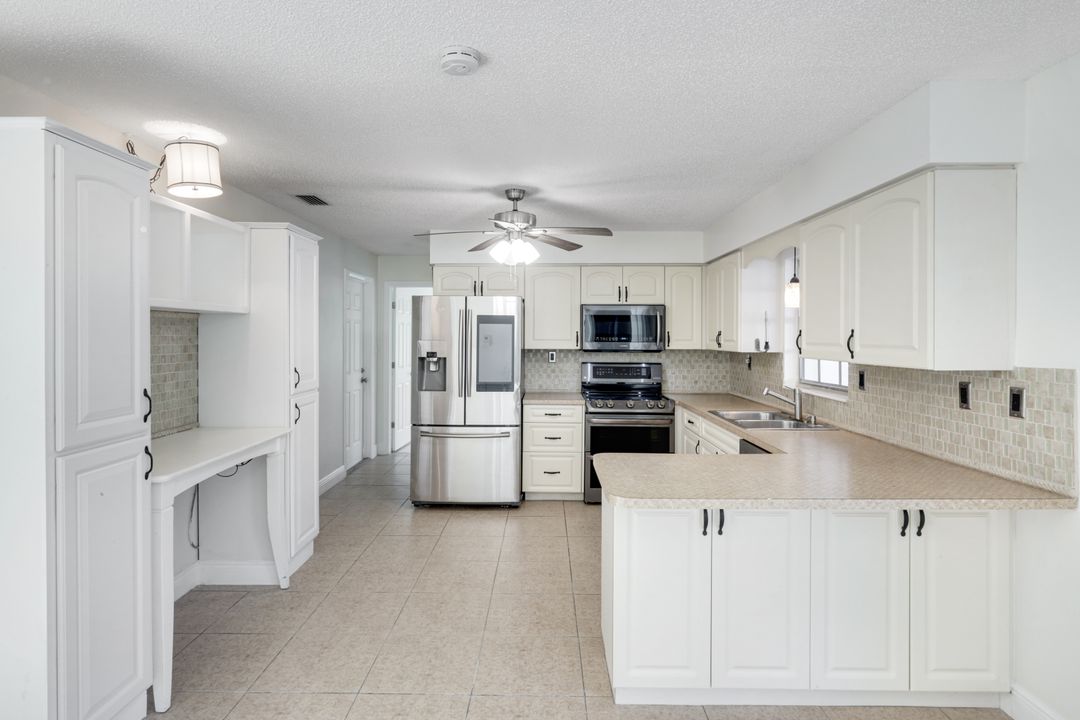 801 McMahon Ave NW, Port Charlotte, FL 33948