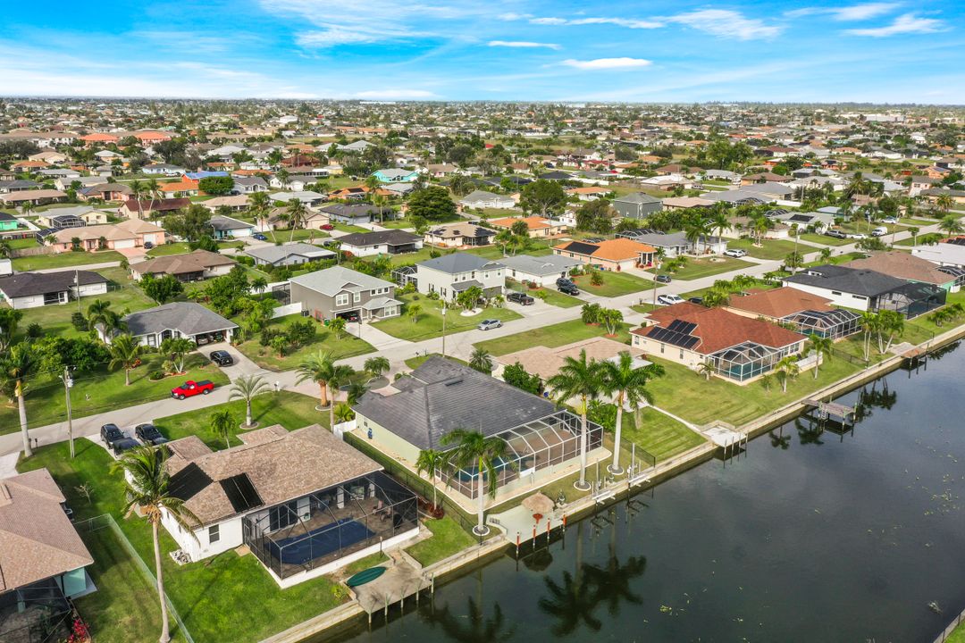 3325 SW 5th Pl, Cape Coral, FL 33914