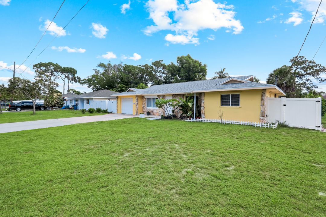 27051 Edgewood St, Bonita Springs, FL 34135