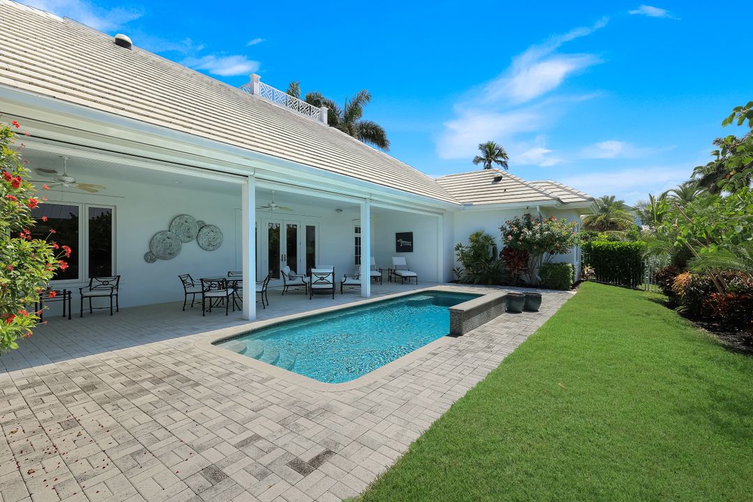 524 Turtle Hatch Ln, Naples, FL 34103