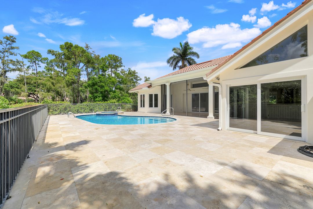 4502 Silver Fox Dr, Naples, FL 34119