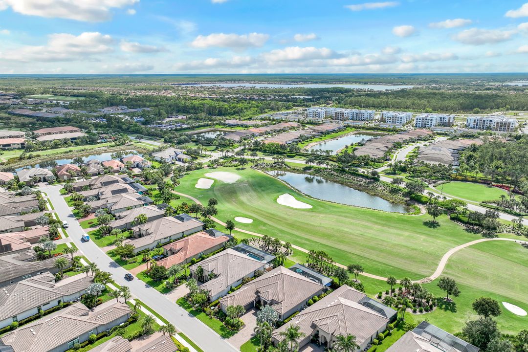 8668 Amour Ct, Naples, FL 34119