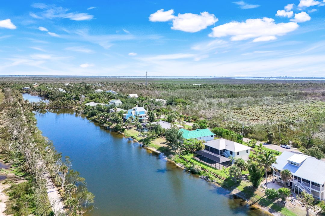 647 Rabbit Rd, Sanibel, FL 33957
