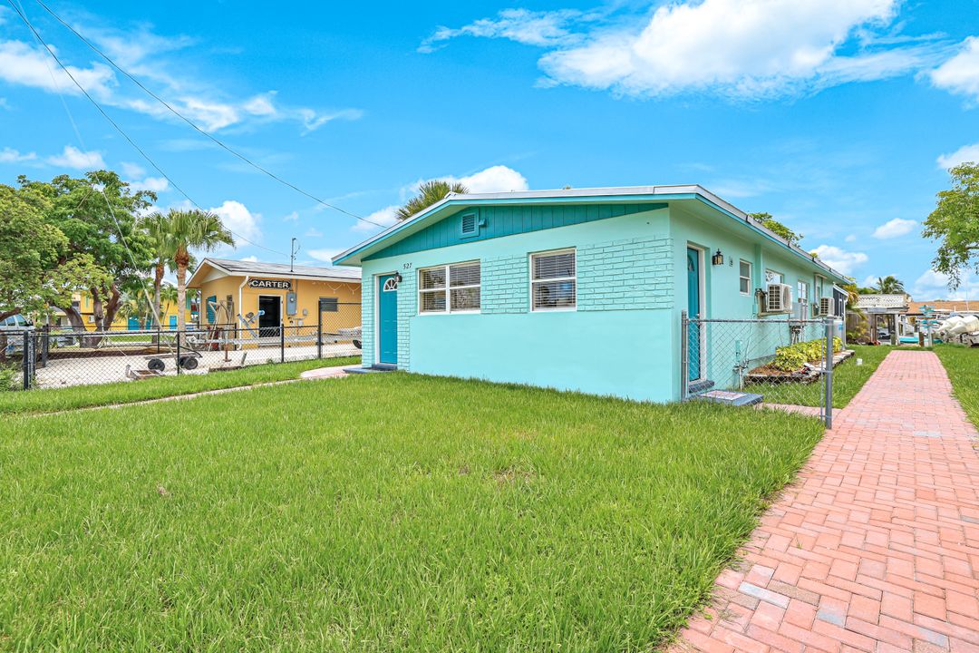 527 Goodland Dr, Marco Island, FL 34145