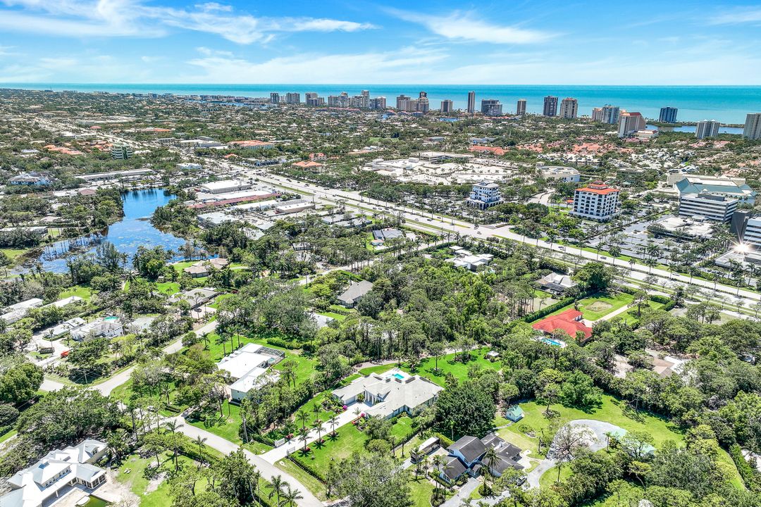 125 Caribbean Rd, Naples, FL 34108