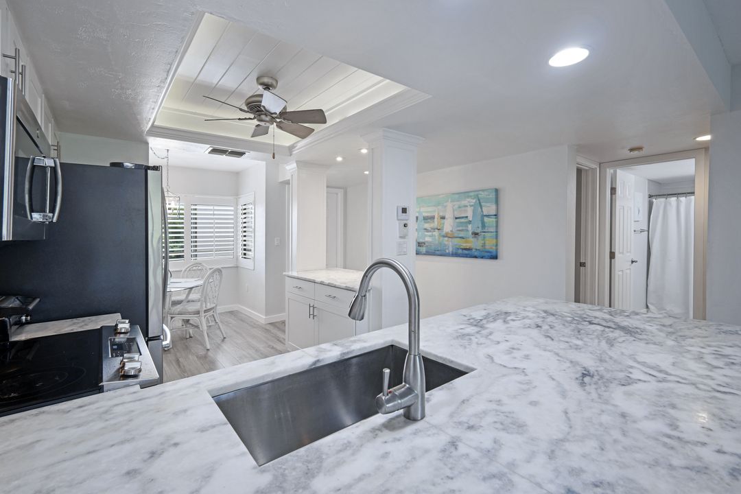 15191 Cedarwood Ln, Naples, FL 34110