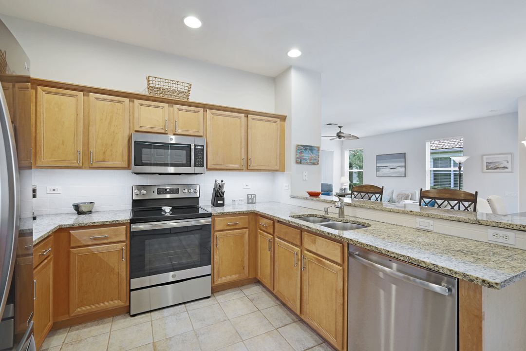 17006 Middlebrook Ct, Fort Myers, FL 33908