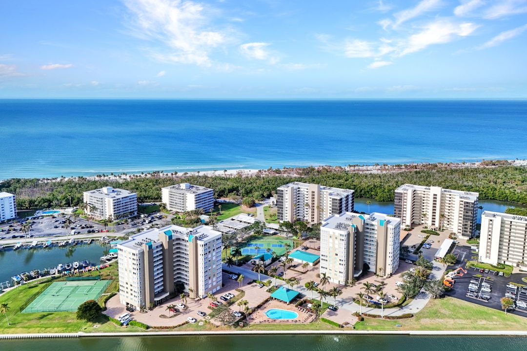 11 Bluebill Ave #1005, Naples, FL 34108