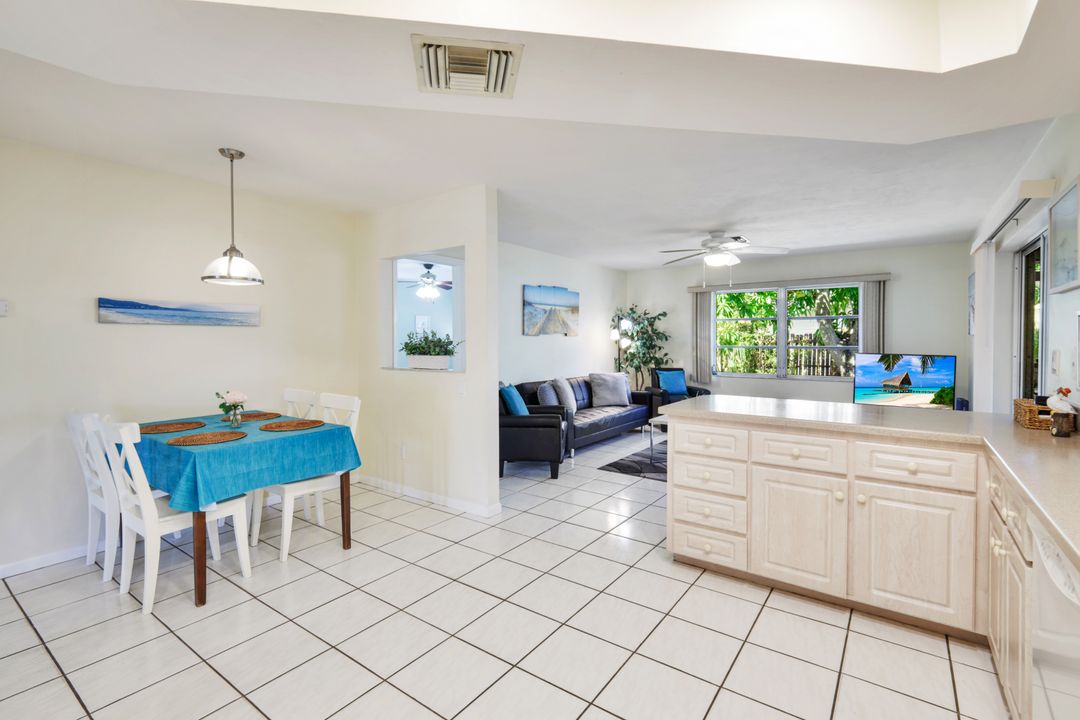 4587 Capri Dr, Naples, FL 34103