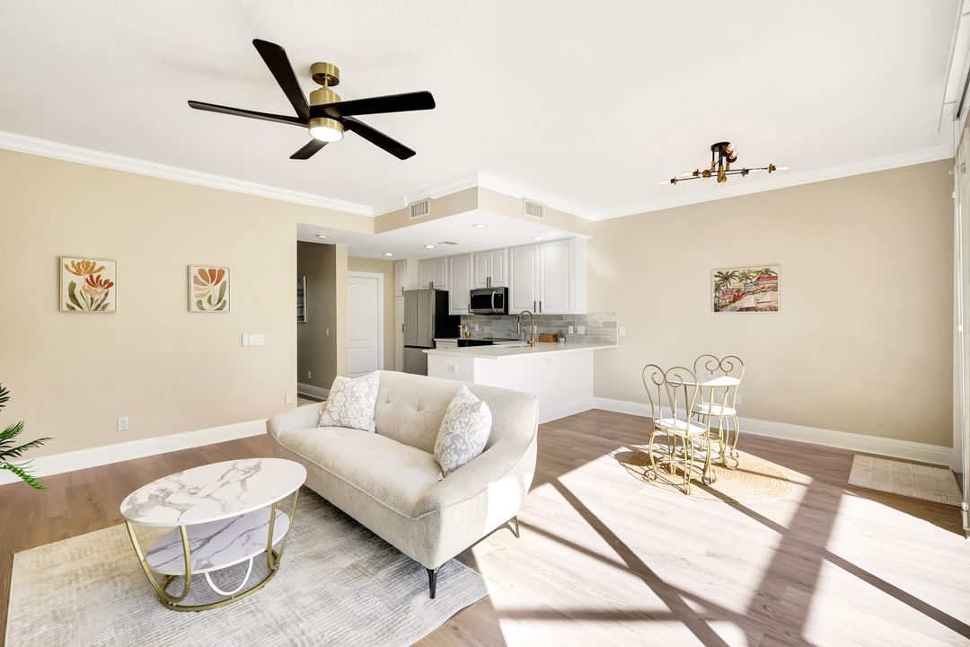 6210 Towncenter Cir, Naples, FL 34119