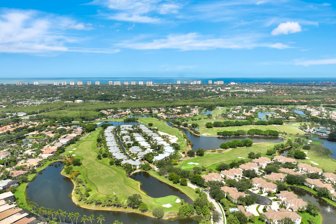 9209 Troon Lakes Dr, Naples, FL 34109