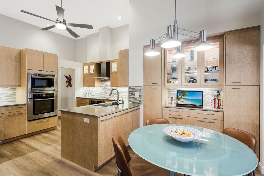 353 Carlton Pl, Naples, FL 34108
