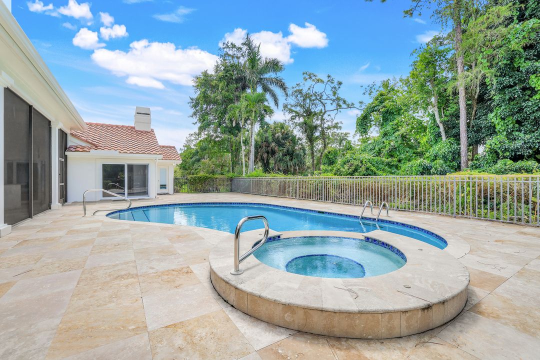 4502 Silver Fox Dr, Naples, FL 34119