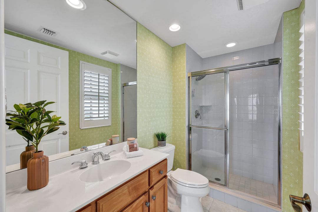 295 Grande Way #1406, Naples, FL 34110