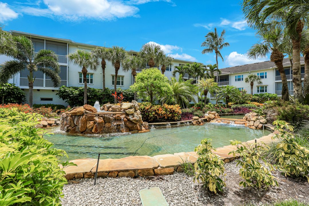 831 Sailaway Ln #202, Naples, FL 34108