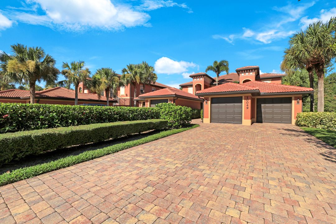10049 Heather Ln #101, Naples, FL 34119