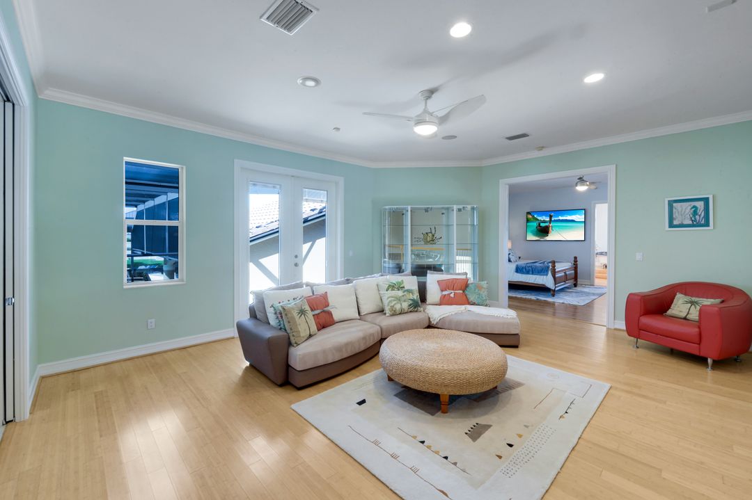 1658 McIlvaine Ct, Marco Island, FL 34145