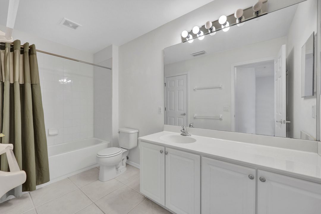 1088 Oxford Ln #48, Naples, FL 34105