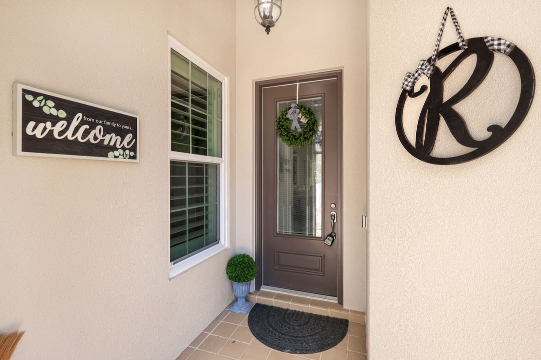 4402 Prescott Ln, Naples, FL 34119