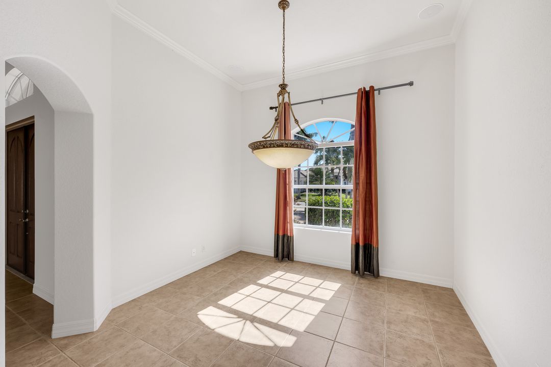 1817 Lagoon Ln, Cape Coral, FL 33914